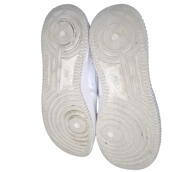 Women's Nike Air Force 1 Low White Sneakers Size 9 - Picture 5 of 6